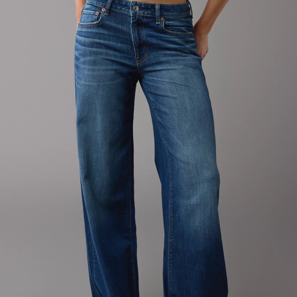 AE Dreamy Drape Stretch Low-Rise Baggy Wide-Leg Jeans Size 14 Short